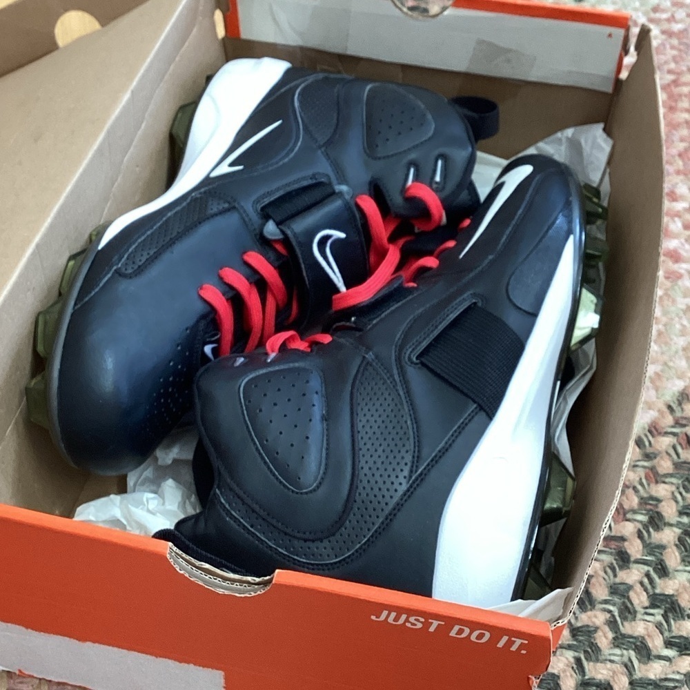 Nike Boss Air Zoom high top football cleats. Men’s size 13.5. ❗️NEW❗️
